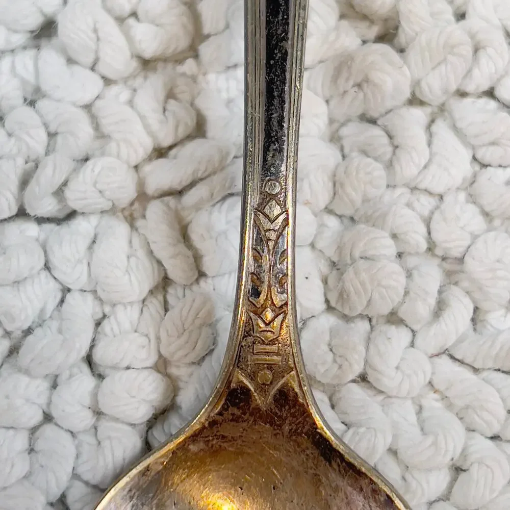 Wm A Rogers Mfg Co A1 Plus Oneida Ltd (one)1 Teaspoon Unpolished AS IS in Photos
